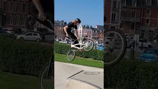 quotC’EST QUOI LE BUT DE CETTE VIDÉO quot 🤣😭 shorts bmx fyp fail souffrance pain riplachaussette [upl. by Elorac]