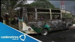 Mueren quemados 33 niños en incendio de autobús en Bogota Colombia [upl. by Packton701]