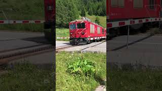 Bahnübergang Dampfbahn Furka Bergstrecke [upl. by Nelrah]