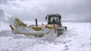 Brøyting av nasjonal turistvei over Valdresflye 23 mars 2015 Husk å abonnere på kanalen [upl. by Nedyarb643]