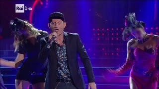 Max Pezzali  Enrico Papi canta quotHanno ucciso luomo ragnoquot  Tale e Quale Show [upl. by Sylram]