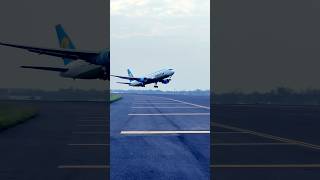 Boeing767 takeoff Uzbekistanairlines shorts ytshorts trending aviation dehliairport viral [upl. by Anyale405]