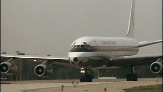 JAL Japan Air Lines Douglas DC862 JA8032 quotHidakaquot at Moscow Sheremetyevo Airport 1980 [upl. by Dede387]