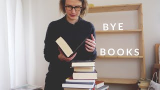 SHOULD I OWN LESS BOOKS as a minimalist Decluttering my minimalist bookshelf 📚 Declutter with me [upl. by Shanahan]