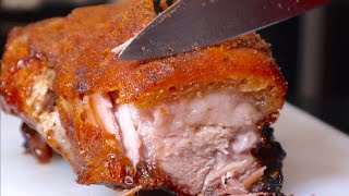 CRISPY ROAST PORK SHOULDER RECIPE WITH SKIN CRACKLING AND HOMEMADE GRAVY [upl. by Dichy]