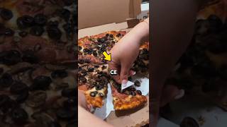 Voici la vraie raison pourquoi il y a une petite table en plastique dans le pizza [upl. by Paco538]