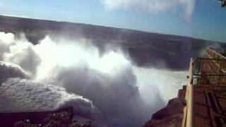 impresionante apertura de compuertas represa de itaipu [upl. by Ariamo]