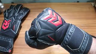 LUVA DE GOLEIRO Twofive Black Varsovia´12 Advance [upl. by Anyzratak]