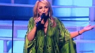 Googoosh  Nokia Theatre 2011  Gharib Ashena [upl. by Feune877]