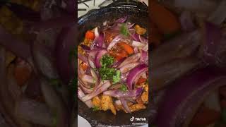 Saltado de Pollo Mi Favorito 👏🏾 peruvian pollo cooking spanish foodie chef easymeals [upl. by Saticilef600]