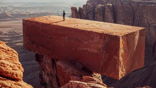 ¡Misterio INEXPLICABLE La Piedra Gigante en el Desierto que Nadie Puede Explicar [upl. by Haughay181]