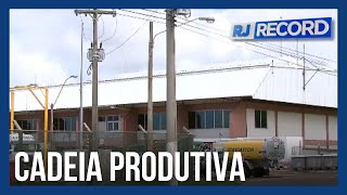 Cadeia produtiva do petróleo movimenta economia no Farol em Campos [upl. by Keverian526]