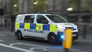 British Transport Police Prisoner Transport Van Responding [upl. by Aidam146]