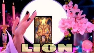 LION 👀​DEUX PERSONNES DU PASSÉ REVIENNENT À VOUS❤️LUNE DIVORCE DUN TIERS😈 [upl. by Kronfeld]