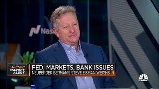 I happen to think the whole banking sector is uninvestable says Neuberger Bermans Steve Eisman [upl. by Graeme455]