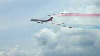 Virgin Atlantic 747 and Red Arrows flyby flypast Biggin Hill airfair airshow 2009 [upl. by Eniac]