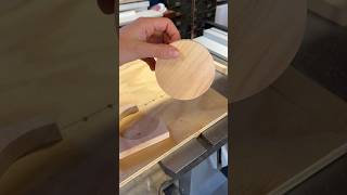 Trying out my new circle cutting jig on the bandsaw woodwork woodworkingtips circles bandsaw [upl. by Stacey]