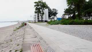 Blick über die wunderbare Strand Promenade von Grossenbrode Schleswig Holstein an der Ostsee [upl. by Buroker]