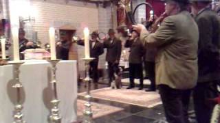 Jachthoorns in de kerk [upl. by Belcher]