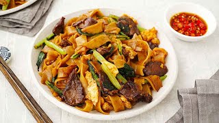 Pad See Ew  Thai Stir Fried Noodles with Beef  Asmr [upl. by Ceevah]