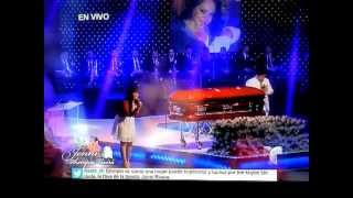 Jenni Rivera Funeral Service Jackie le canta a su madre quotTu Estas Aquiquot [upl. by Schwenk278]