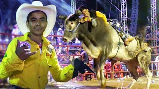 ¡¡¡GRULLITO DE TICUMÁN PRENDIÓ A TODA LA PLAZA MONUMENTAL DE AHUATEPEC [upl. by Anabal]