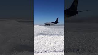 Icy Takeoff B737300 Powers Through Winter Runway [upl. by Vernon]