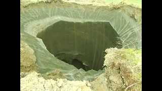 UNREAL Giant hole on Yamal GIANT SINKHOLE Appears is Yamal RUSSIA  Ямал  невероятная воронка [upl. by Sarine]