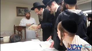 Toldos Yehuda Stitchin Rebbe Doing Kaporos Erev Yom Kippur 5784 [upl. by Babcock]