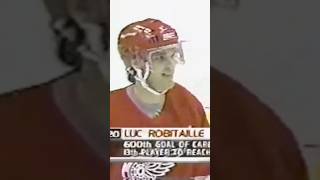 Luc Robitaille scores NHL career goal number 600  November 9 2001  Red Wings  Mighty Ducks [upl. by Luckin]