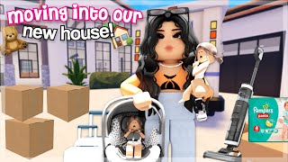 🏡 MOVING INTO OUR NEW HOUSE  Roblox Berry Avenue Roleplay [upl. by Lehcer666]