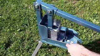 Presa pentru Bricheti din Hartie  Briquette press [upl. by Aimik648]