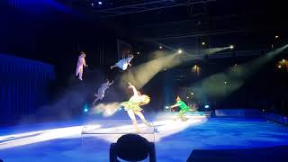 Disney sur glace le voyage imaginaire Peter Pan  zénith de Paris 12122017 [upl. by Ariaes158]