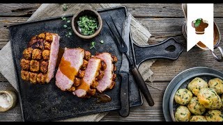 Schweinekrustenbraten selber machen I Bayerischer Klassiker mit Semmelknödel und Biersauce  EDEKA [upl. by Nahgem]