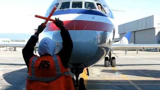 Marshalling American MD82 [upl. by Aruabea]