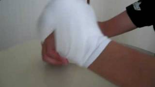 How to Wrap your Hands for Muay Thai Boxing or Kickboxing バンテージの巻き方 １ Boxing Bandage [upl. by Drofwarc]