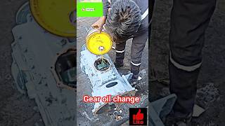 gearbox oil change🔥🛠️😱truck gearbox oil change mechanic shortsfeed shorts [upl. by Wernick]