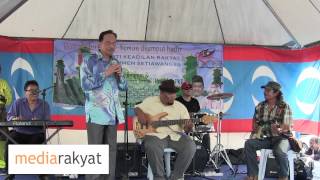 Anwar Ibrahim quotLagu Madu amp Racunquot With Live Band [upl. by Wyndham]