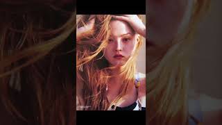 DEVON AOKI 🤌🏻 runway devonaoki devonaokiedit fashion supermodels supermodel 90ssupermodel [upl. by Iru443]