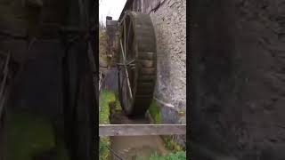 TOUJOURS UN GRAND MOMENT  La mise en eau dune roue à aube…Ici au moulin Morand à ArithenBauges [upl. by Haidabej]