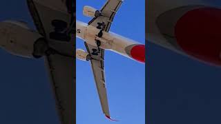 Qantas Landing at Tullamarine [upl. by Adda349]