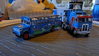 REVIEW VIDEO BREKINA MODELS HO SCALE TRANSPORTER AND DODGE S600 quotHIPPIEquot SCHOOL BUS [upl. by Marpet179]