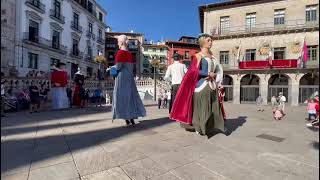 Zubira portugalete konpartsaren dantza Maria Diaz de Aro  Lekeitioko erraldoiekin [upl. by Ihskaneem]