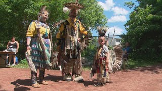 Wendake est en fête ce weekend à loccasion de son traditionnel Pow Wow [upl. by Aihsekal]