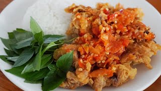 RESEP AYAM GEPREK KRIUK DENGAN SAMBAL SUPER PEDAS KAMU HARUS COBA [upl. by Ardnusal606]