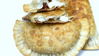 Empanadillas de Guayaba y Queso Crema Boricua En Español [upl. by Shanleigh359]