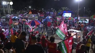 Elezioni Brasile i sostenitori di Lula in piazza per seguire lo spoglio [upl. by Leahcimaj]