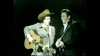 Johnny Cash and Arlo Guthrie Alices Restaurant [upl. by Mohandas815]