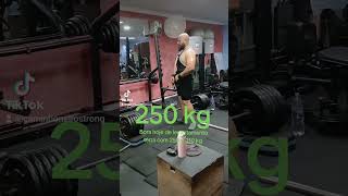 LEVANTAMENTO TERRA COM 250 KG caminhoneiro strong [upl. by Adnopoz]