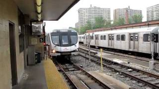 TTC New TR Subway Train 5411 arriving at Davisville May 29 01 [upl. by Nnylav]